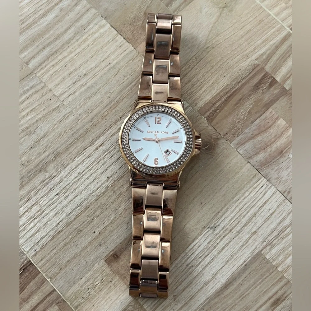 Michael Kors Ladies Watch Crystals Accents Pearl Dial Rose Gold-Tone Bracelet